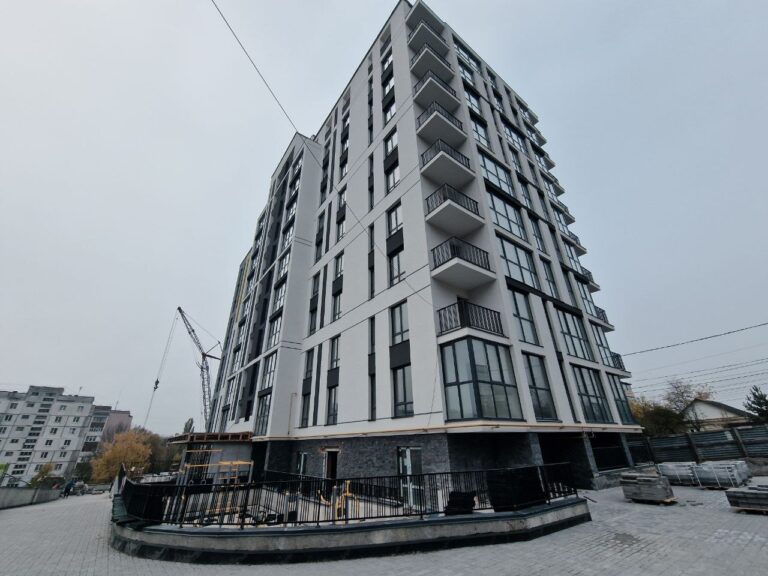 5460896620620151119_121