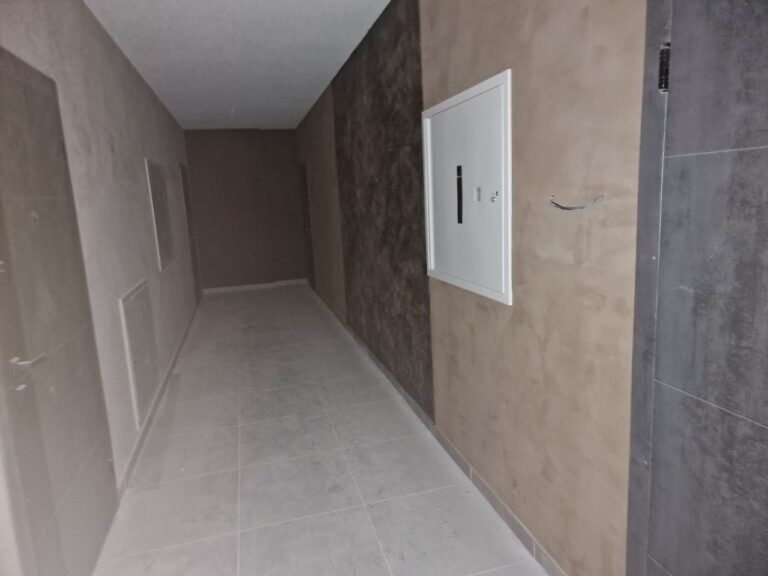 5460896620620151179_121